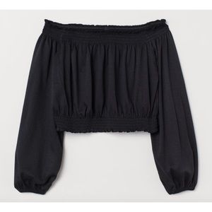 Off-the-shoulder Black Smocking Top.